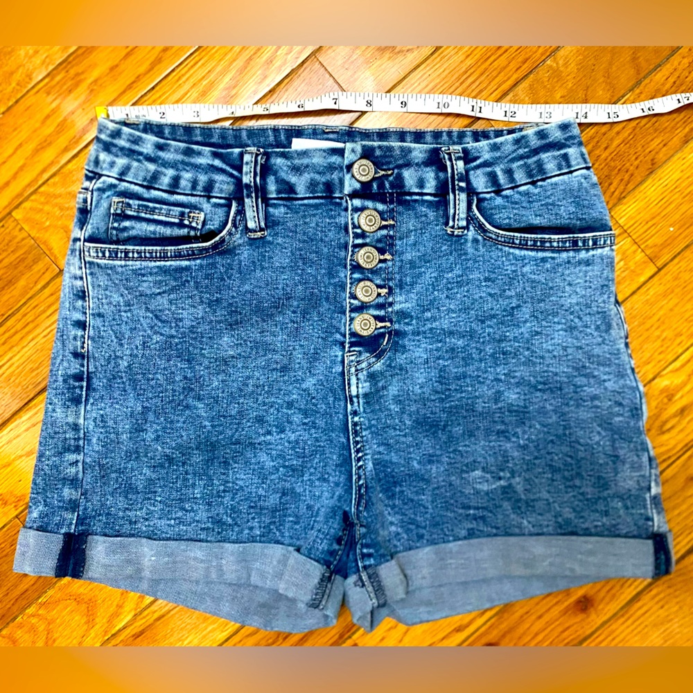 YMI High Waisted Cuffed Shorts, sz 7/28